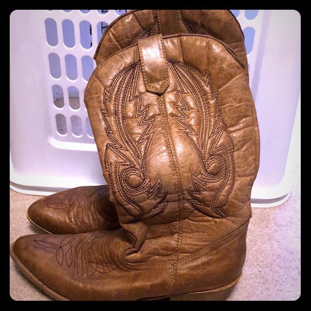 Women’s cowgirl boots